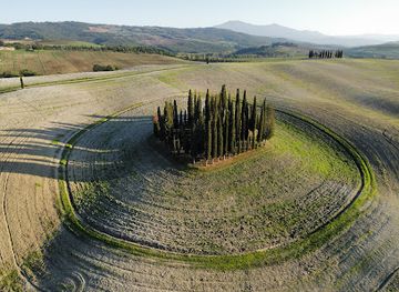italy/val-d-orcia/landmark/cipressi-di-san-quirico-d-orcia