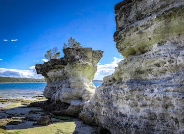australia/jervis-bay/landmark/hole-in-the-wall