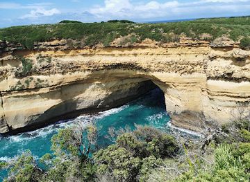 australia/western-district/landmark/mutton-bird-island-lookout