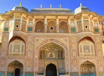 india/jaipur/hawa-mahal/landmark/amber-palace