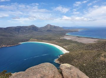 australia/freycinet-national-park/landmark/mount-amos
