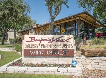 texas/college-station/landmark/benjamin-knox-gallery-framing