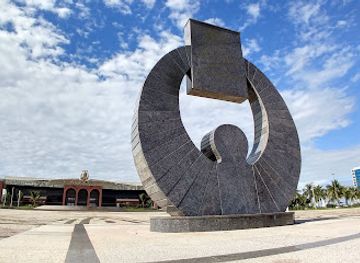 brazil/central-west-region/landmark/monumento-a-biblia-centro-geodesico-do-brasil