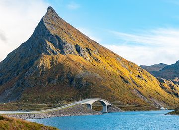 norway/lofoten-islands/landmark/volandstind