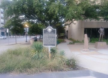 texas/fort-worth/landmark/colonel-neel-e-kearby-statue-texas-state-historical-marker