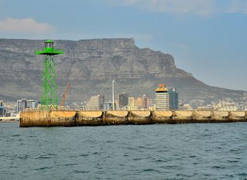 south-africa/cape-town/city-bowl/landmark/cape-town-breakwater