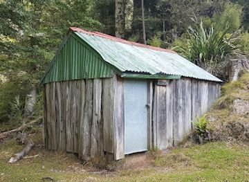 new-zealand/hawke-s-bay/landmark/iron-whare-historic-musterers-hut