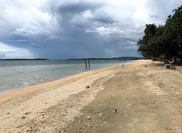 indonesia/maluku-islands/landmark/army-dock-beach
