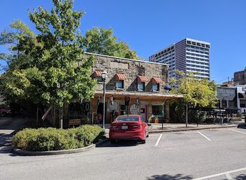 arkansas/fayetteville/landmark/world-treasures