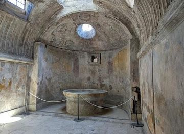 italy/campania/landmark/forum-baths