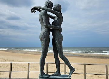 belgium/de-haan/landmark/statues-rita-craeynest