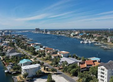 florida/destin/landmark/dolphin-point-by-holiday-isle