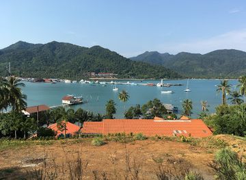 thailand/koh-chang/landmark/bang-bao-pier