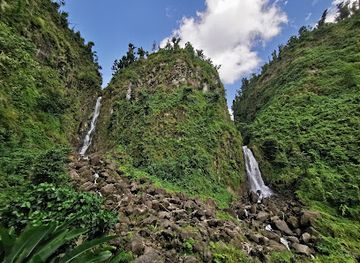 dominica/freshwater-lake/landmark/trafalgar-falls