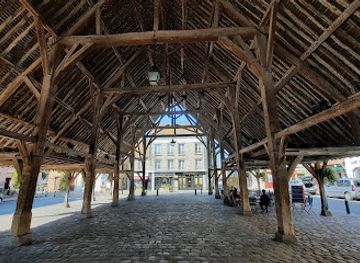 france/centre-val-de-loire/landmark/halle-de-milly-la-foret