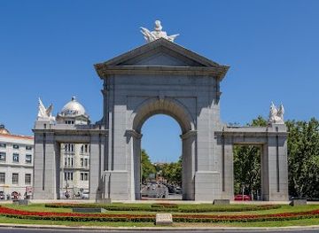 spain/madrid/landmark/saint-vincent-gate