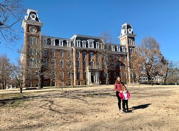 arkansas/fayetteville/landmark/old-main