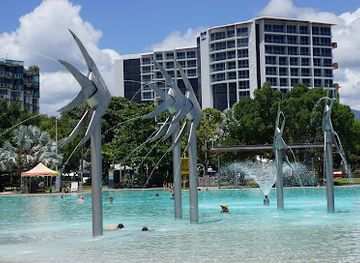 australia/cairns/landmark/cairns-esplanade-lagoon