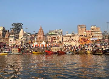india/varanasi/landmark/panchganga-ghat