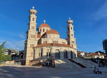 albania/toskeria/landmark/katedralja-ortodokse-ringjallja-e-krishtit