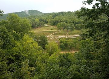 missouri/great-plains/landmark/roger-pryor-pioneer-backcountry