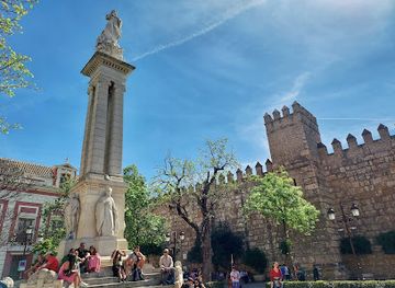 spain/seville/santa-cruz/landmark/murallas-del-alcazar-de-sevilla