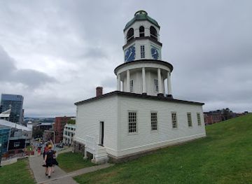 canada/maritimes/landmark/old-town-clock