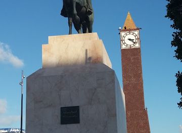 tunisia/the-nefzaoua/landmark/avenue-habib-bourguiba-clocktower