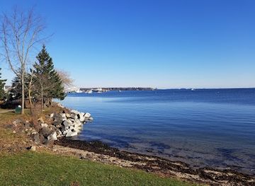 maine/rockland/landmark/south-end-sandy-beach
