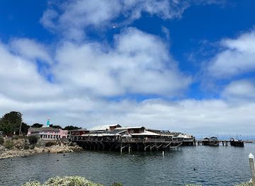 california/monterey/landmark/monterey-harbor-monument