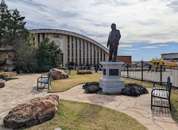 oklahoma/kiamichi-country/landmark/centennial-building-oklahoma-state-fair-grounds