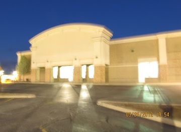 illinois/central-illinois/landmark/white-building-bloomington-illinois