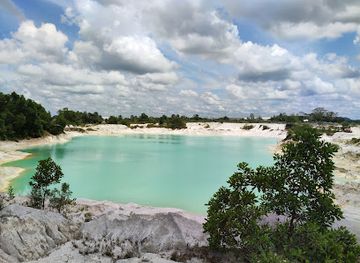 indonesia/bangka-belitung-islands/landmark/kaolin-lake