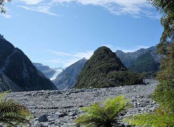 new-zealand/fox-glacier/landmark/fox-glacier-south-side-walk-start-point