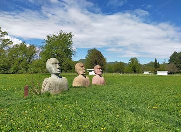 slovenia/maribor/lent/landmark/trije-angeli