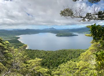 new-zealand/fiordland-national-park/landmark/lake-hauroko-lookout