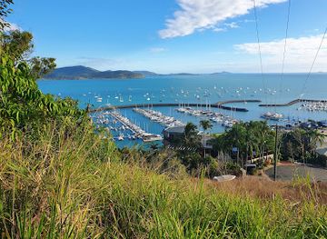 australia/airlie-beach/landmark/honeyeater-lookout-trail