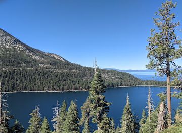 california/lake-tahoe/landmark/inspiration-point-emerald-bay