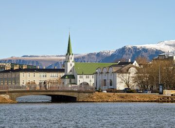 iceland/kopavogur/landmark/hljomskalagarourinn