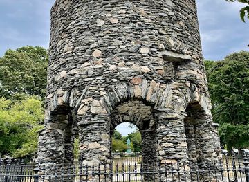 rhode-island/newport-county/landmark/newport-tower-museum