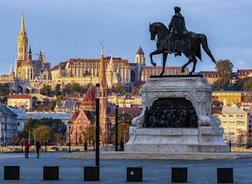hungary/budapest/landmark/ii-rakoczi-ferenc-equestrian-statue