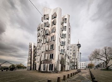 germany/dusseldorf/landmark/gehry-bauten
