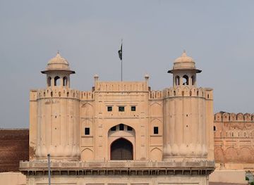 pakistan/lahore/johar-town/landmark/lahore-fort