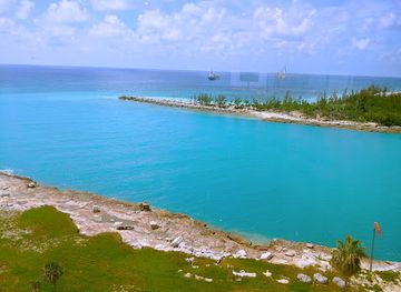 the-bahamas/lucaya/landmark/lucaya-beach