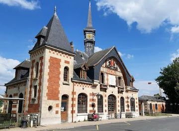 france/paris/landmark/ancienne-gare-de-senlis