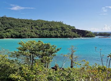 seychelles/anse-royale/landmark/grande-anse-school-monument