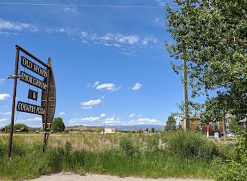 wyoming/sublette-county/landmark/old-stones-smokehouse-country-pizza