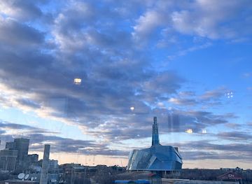 canada/winnipeg/the-forks/landmark/the-forks-market-view-point