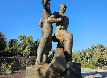 uzbekistan/tashkent-region/landmark/monument-of-courage