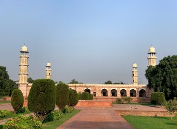 pakistan/punjab/landmark/tomb-of-emperor-jahangir